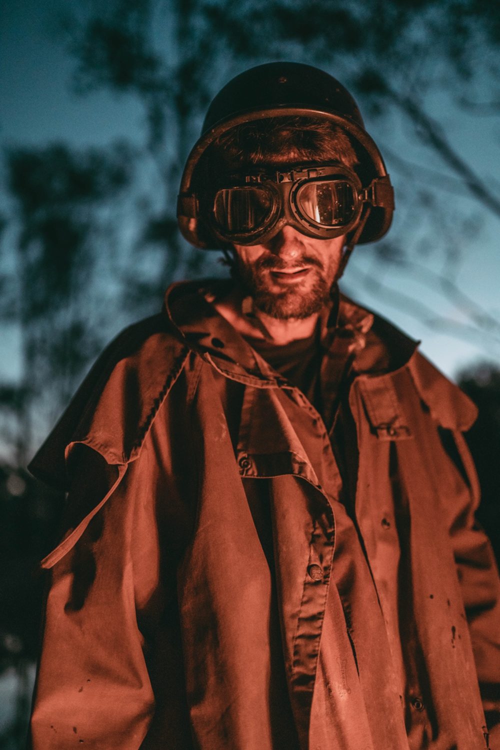 Pete in his battered helmet, oversized goggles and unmistakable weathered coat.